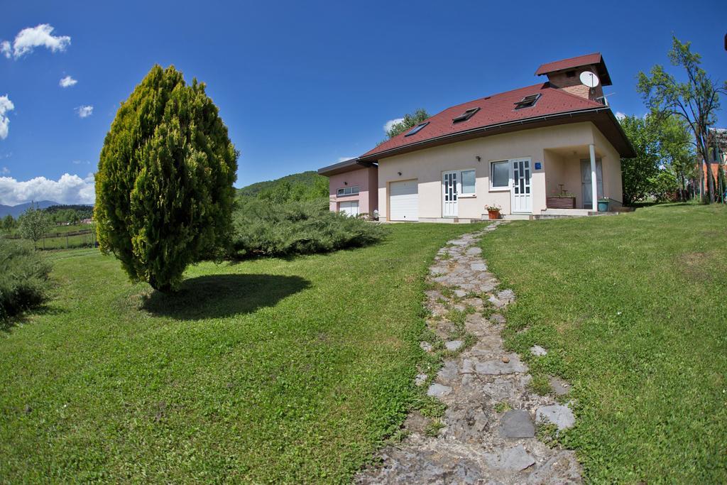 Apartment Oreskovic オトチャッツ エクステリア 写真