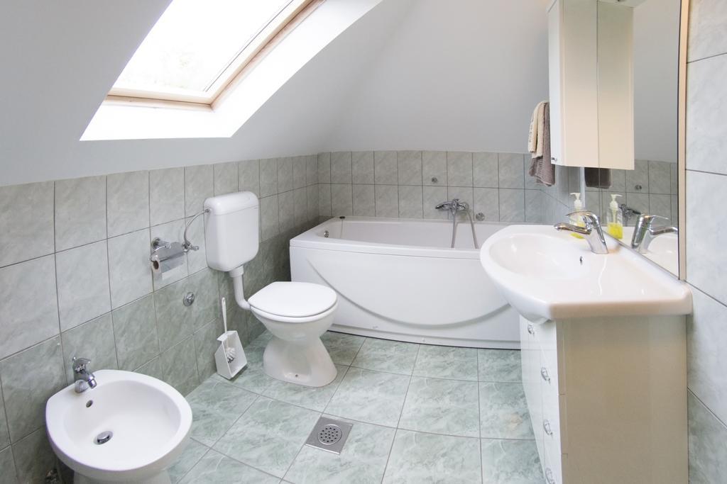 Apartment Oreskovic オトチャッツ エクステリア 写真