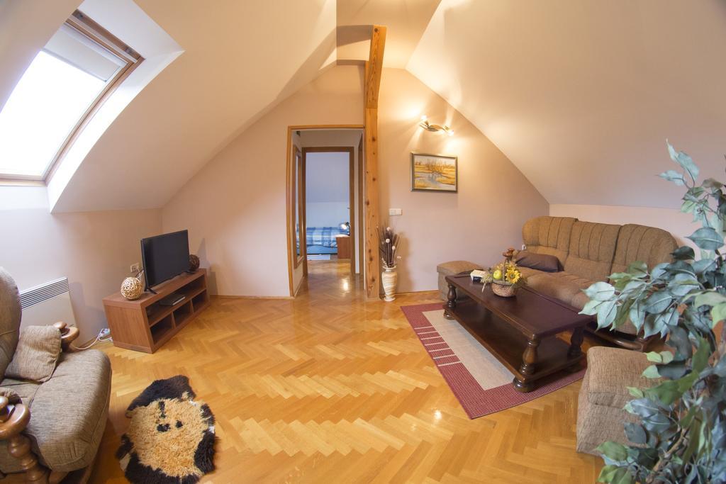 Apartment Oreskovic オトチャッツ エクステリア 写真